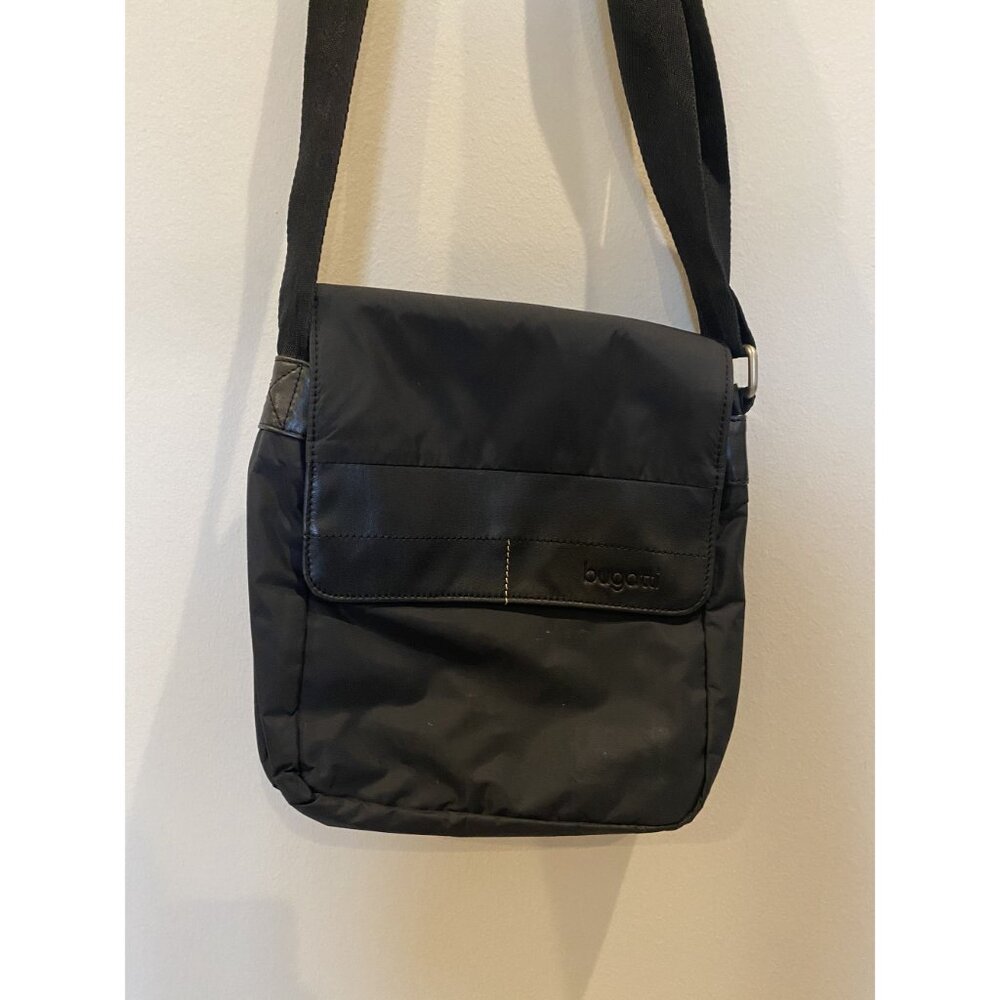 Bugatti Black Crossbody Purse Lightweight Travel Bag Everyday Minimalist Quiet View 4